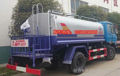 吉安市東風145灑水車 城鎮(zhèn)路面清潔的得力助手